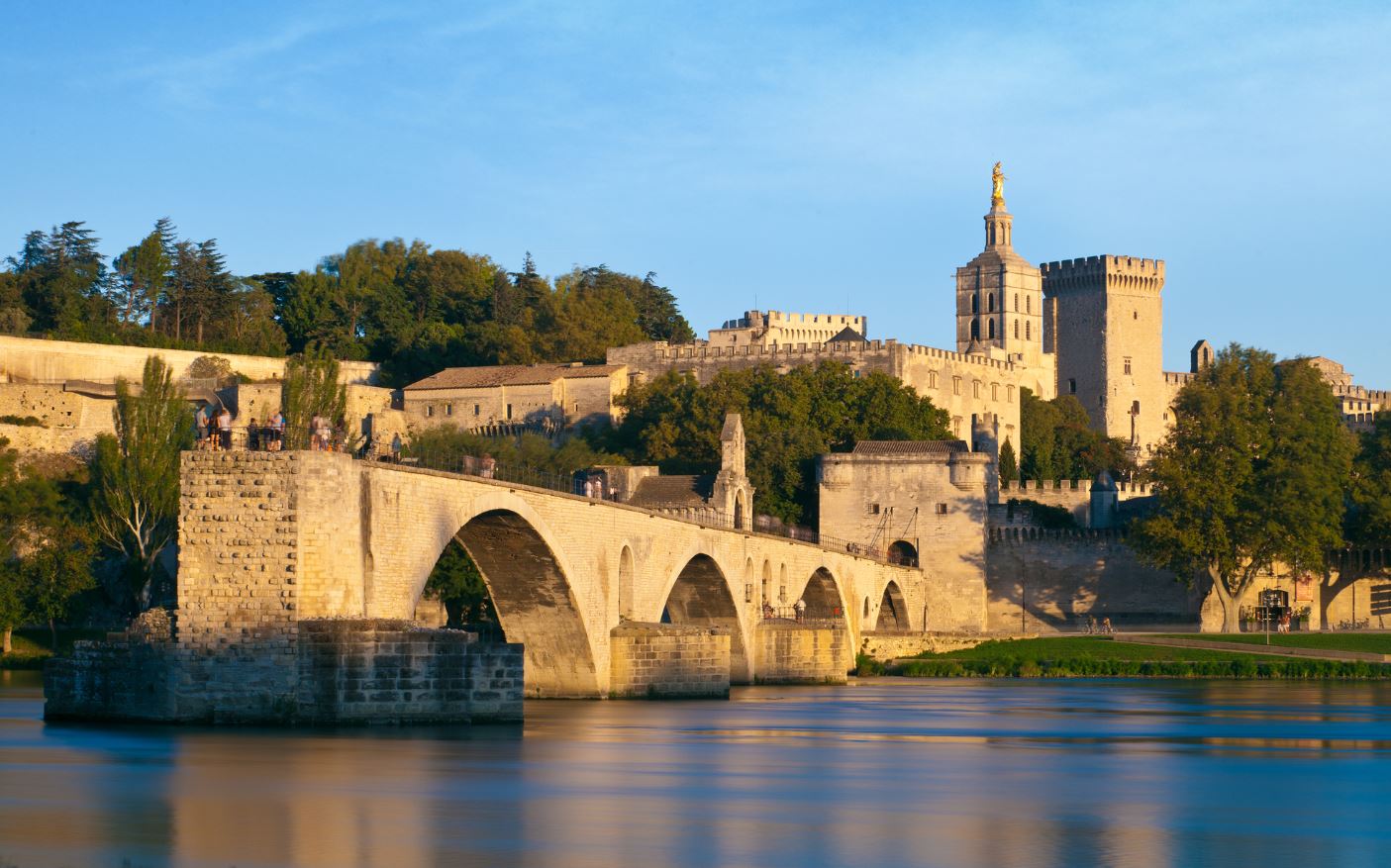 Article La Provence : CIPMed Dîner conférence : Donner du sens au numérique.